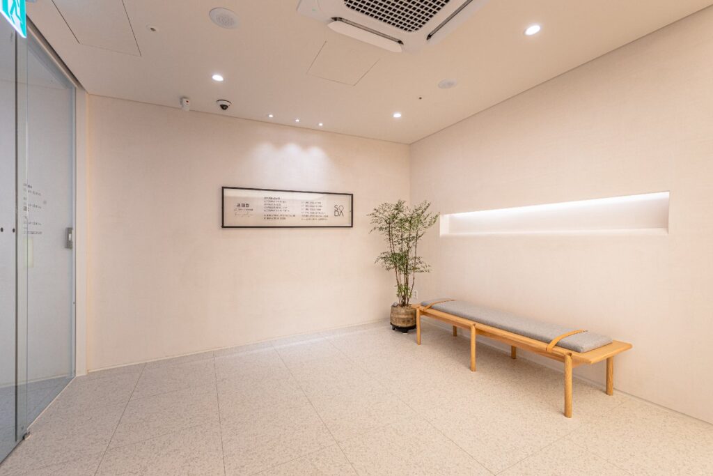 안면윤곽재수술, 어떤 경우에 고려하고 무엇을 점검해야 할까요